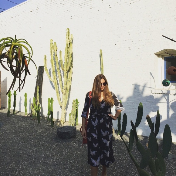 Meet your posher, Alison 🌻 - Picture 5 of 6